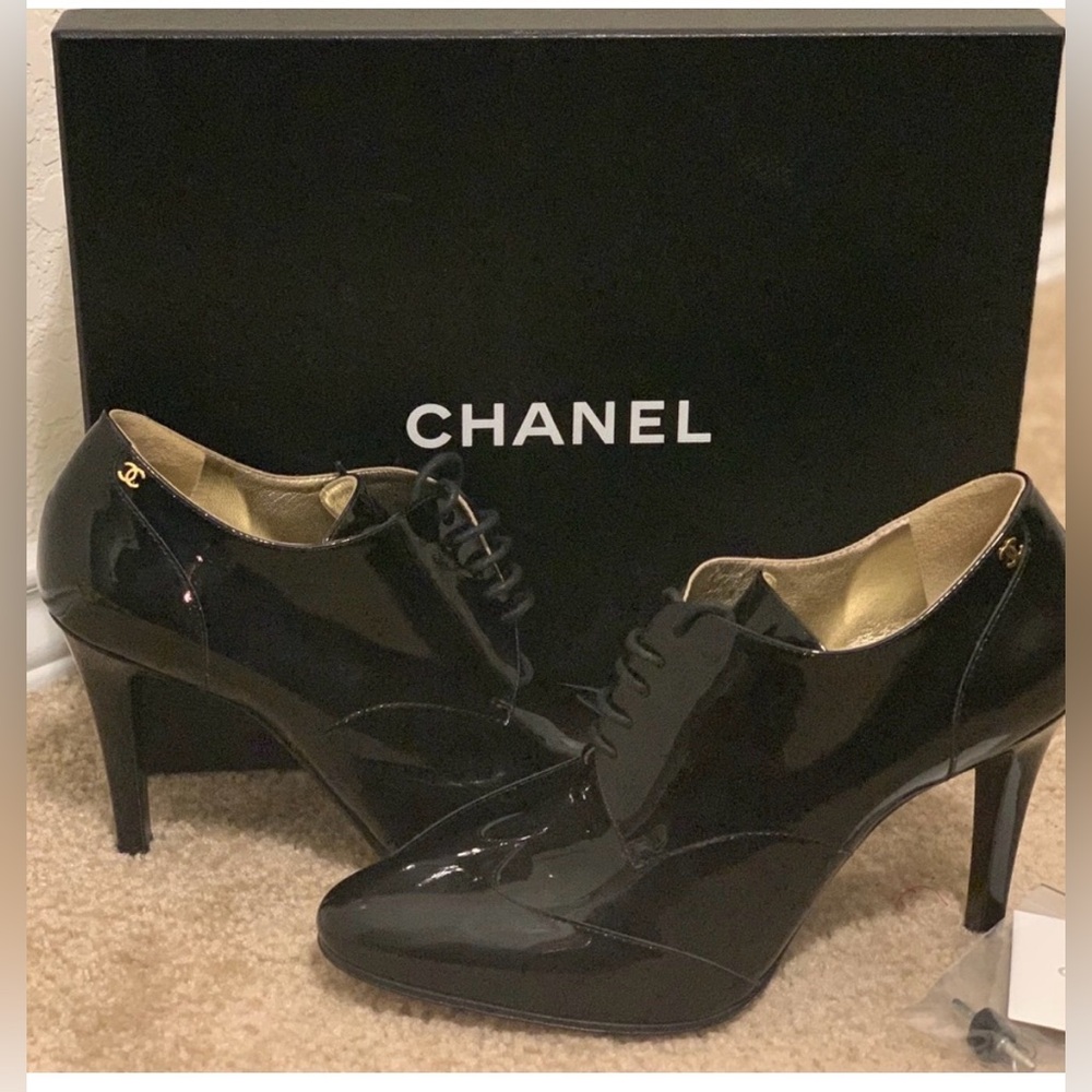 CHANEL Black Patent Leather Heels